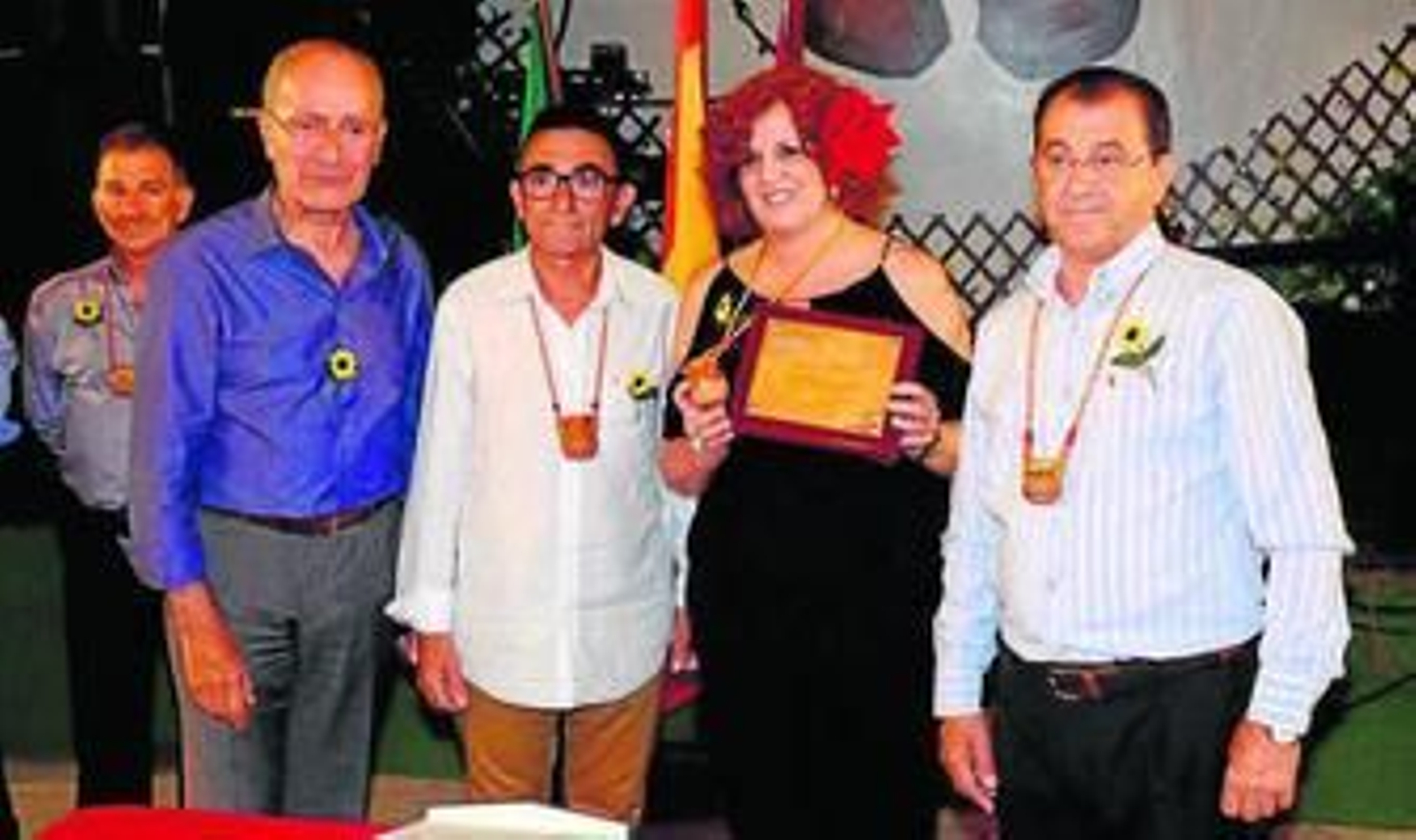 El alcalde, Marisa Martín, de Cudeca y responsables de El Gazpachuelo.