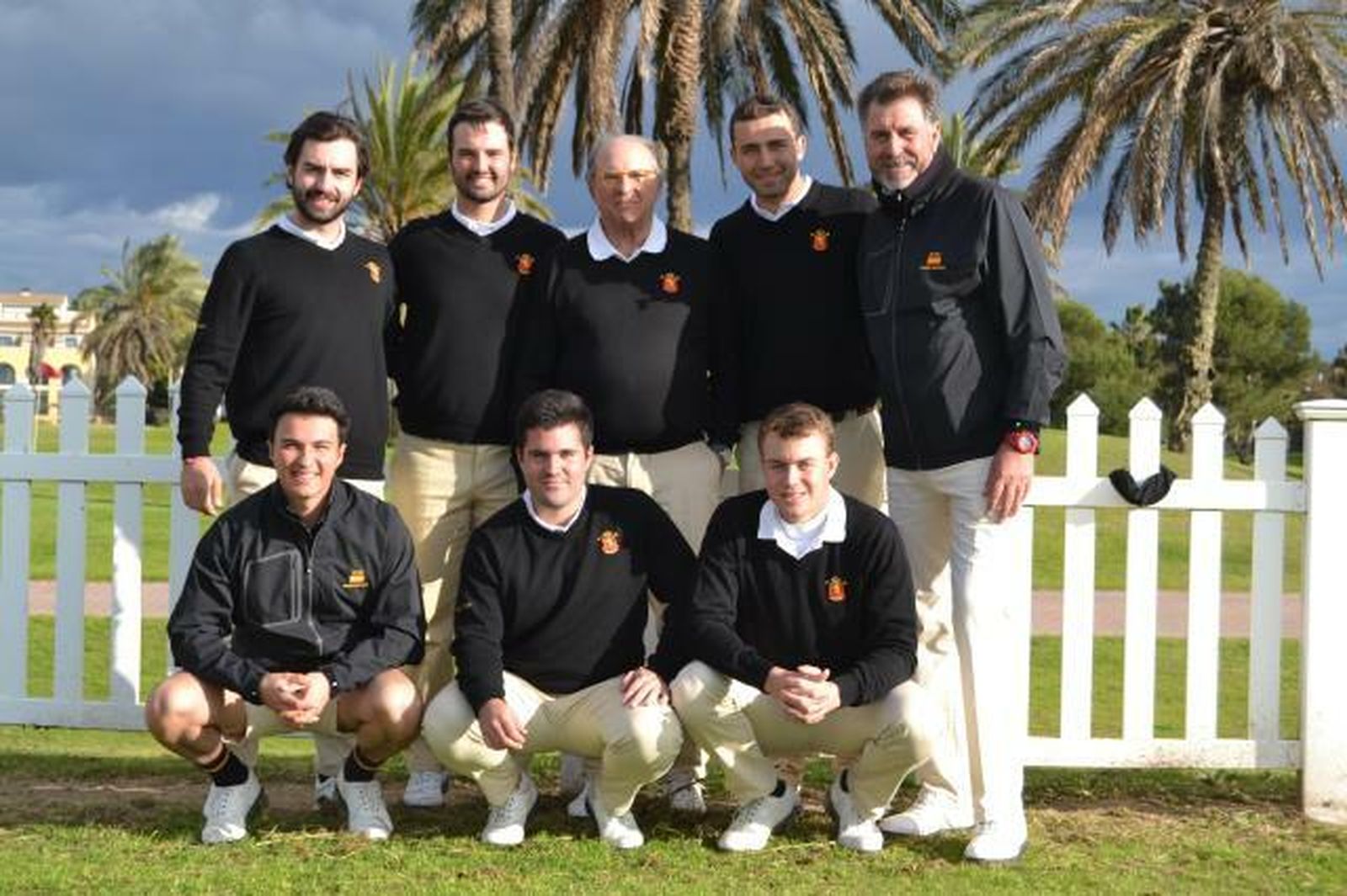 Jugadores y técnicos del equipo nacional, en Rota