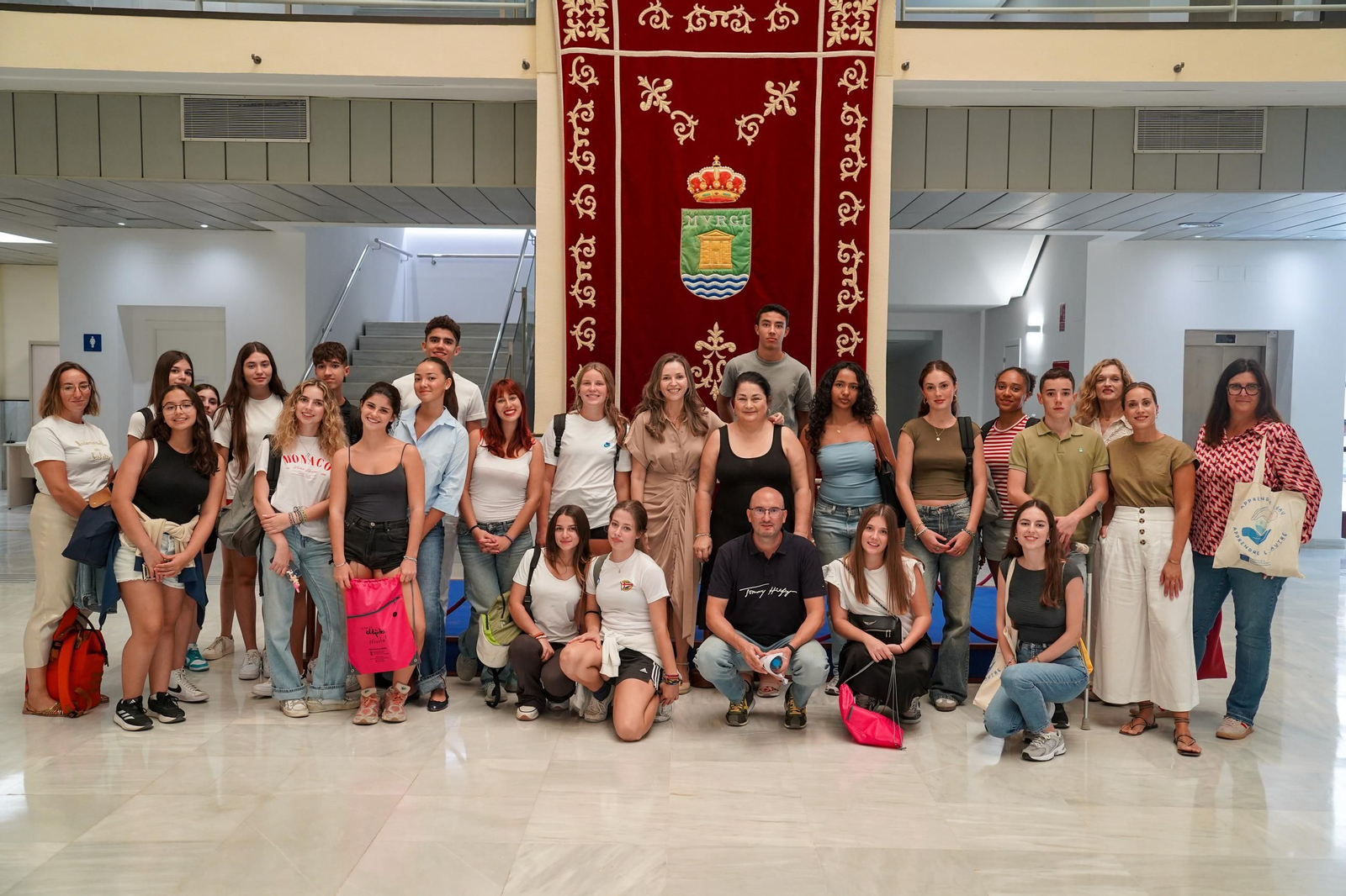 El grupo de estudiates de Toulon visitaron el Ayuntamiento de El Ejido