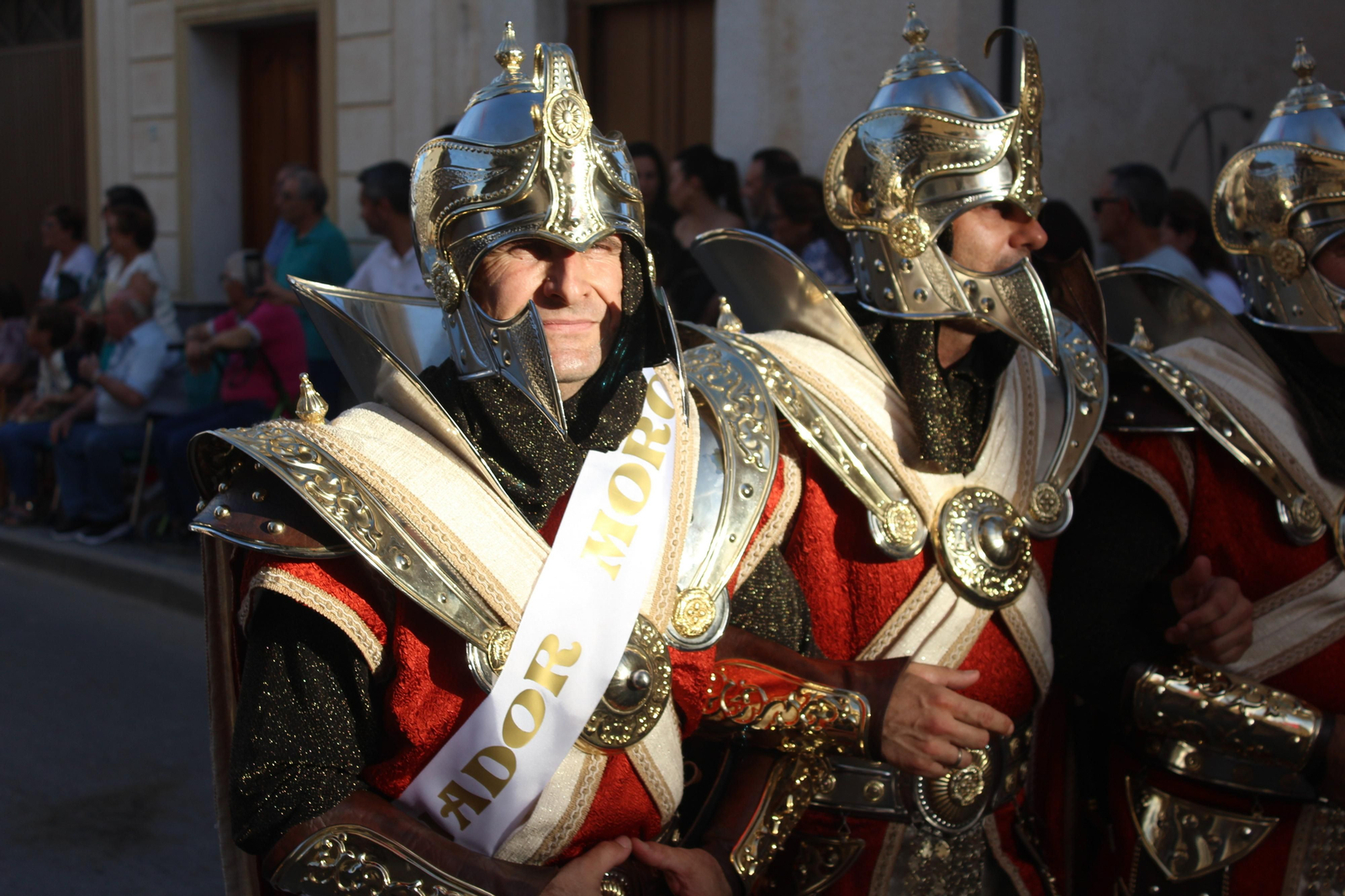 El desfile de Moros y Cristianos de Vera, en imágenes