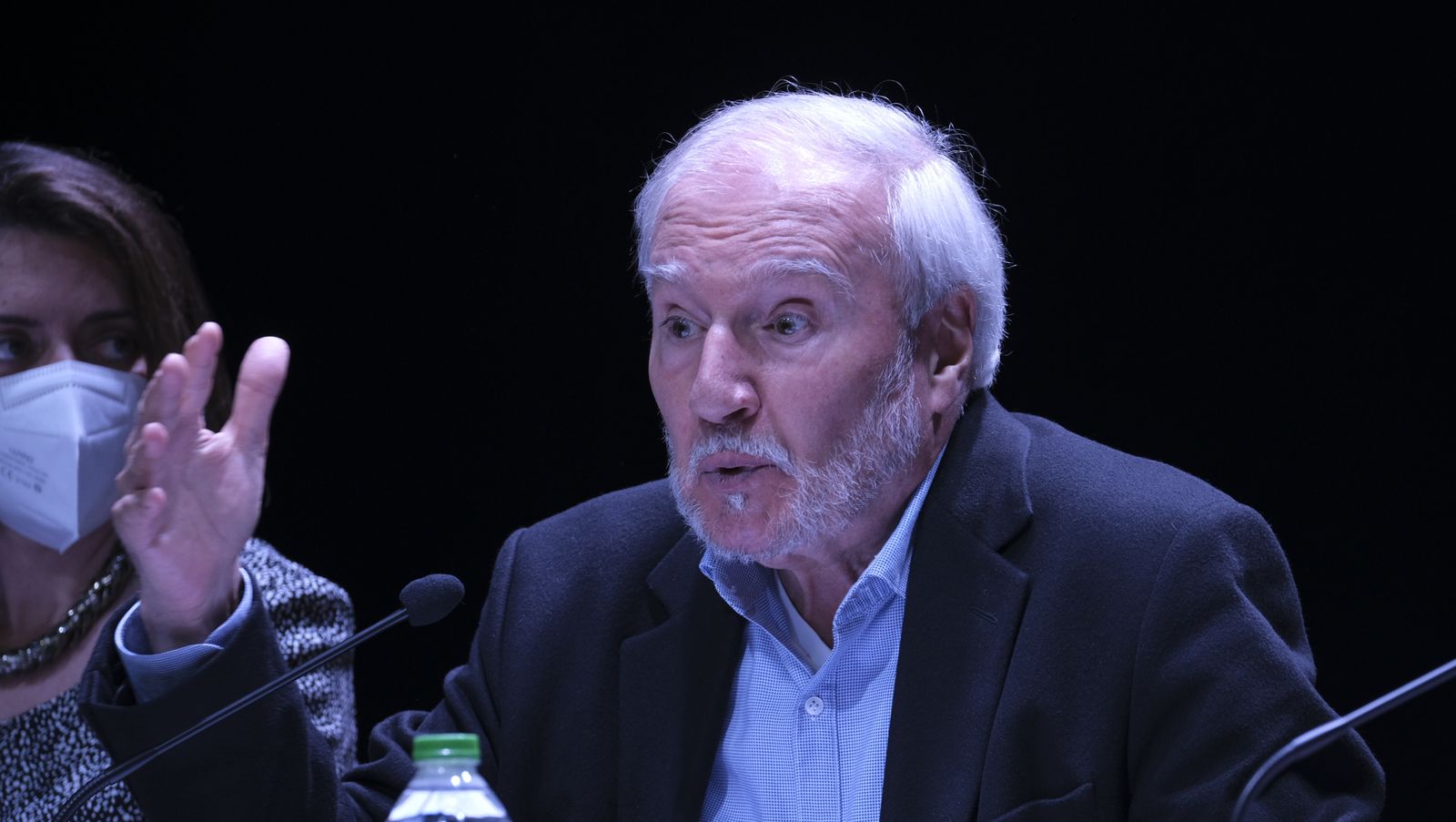 Imágenes del Diario de los Libros, con el escritor Álvaro Espina. Almería.