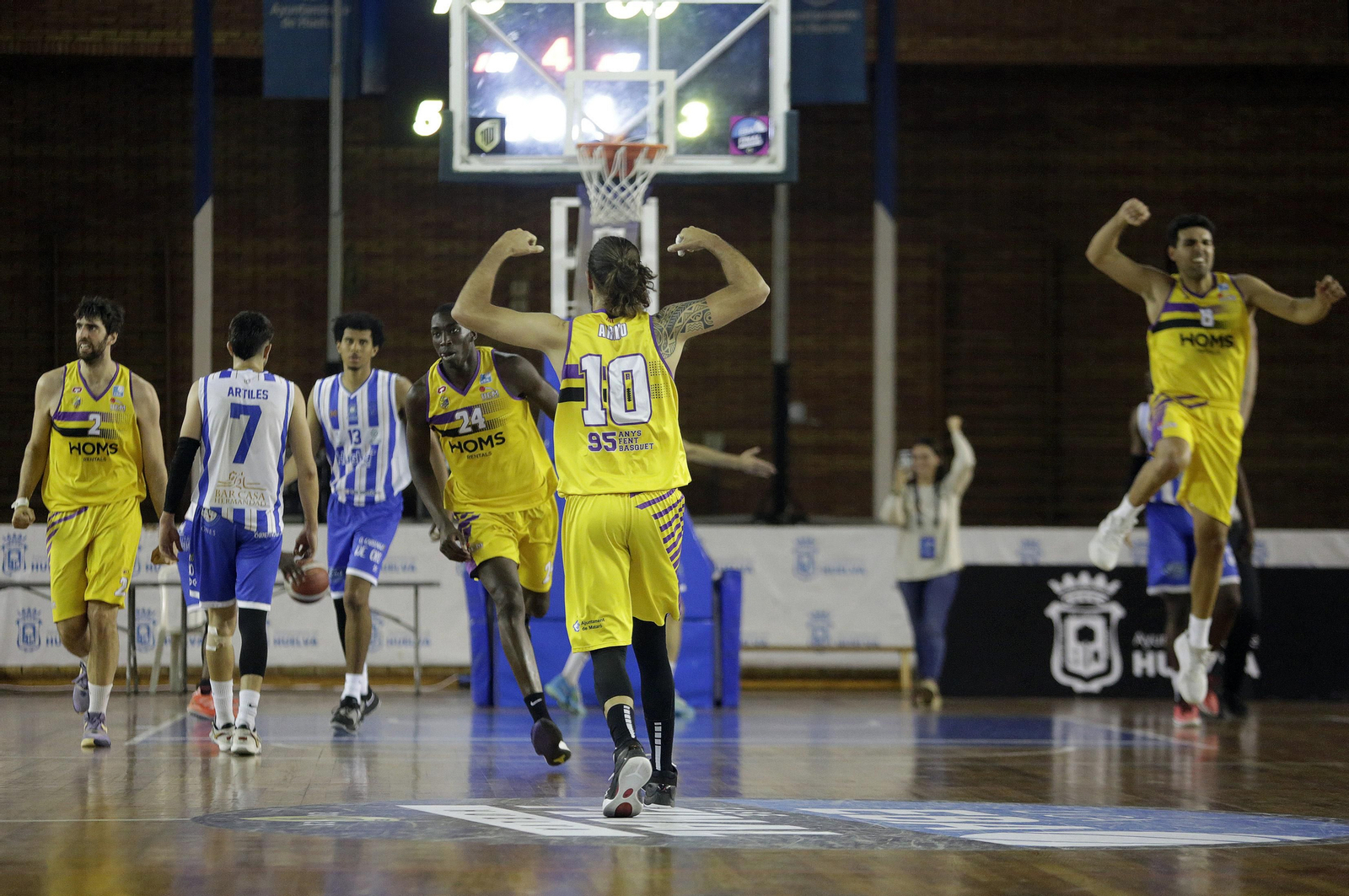 Imágenes del UE Mataró-Huelva Comercio en el Andrés Estrada