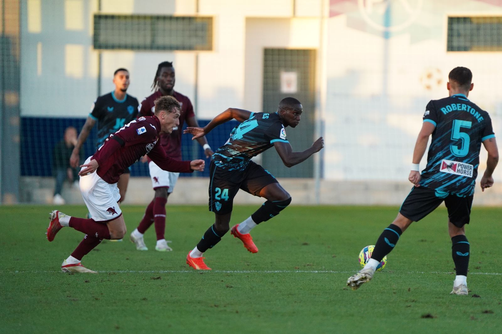 Las fotos del primer encuentro de la historia del Almería ante un rival italiano