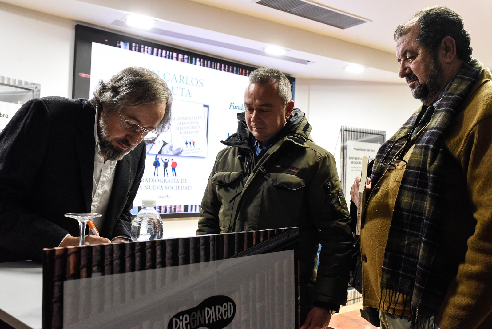 Imágenes de la presentación del libro de Juan Carlos Girauta  "Sentimentales, ofendidos, mediocres y agresivos"
