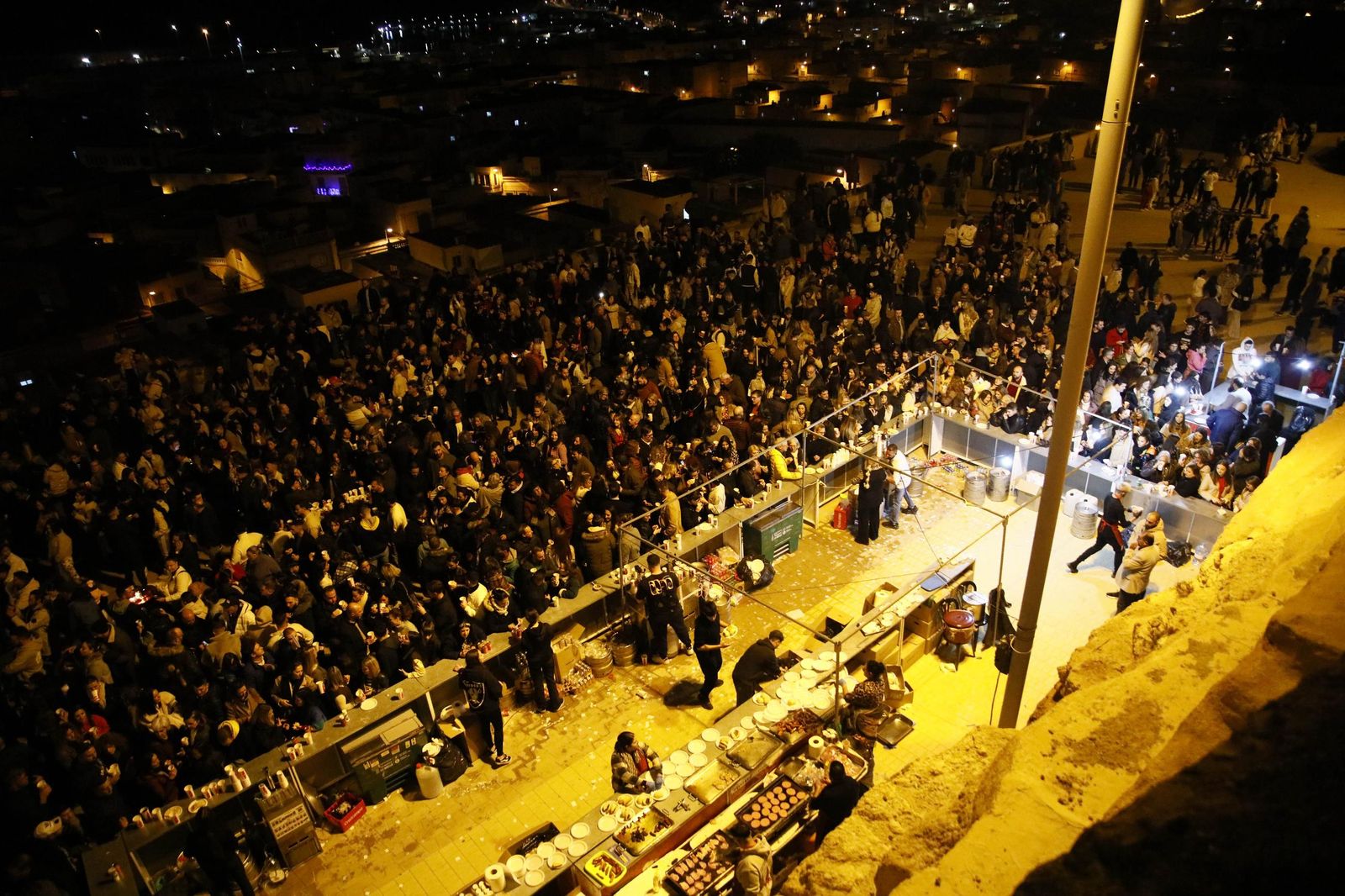 La Noche de las Candelas del Mesón Gitano de Almería, en imágenes