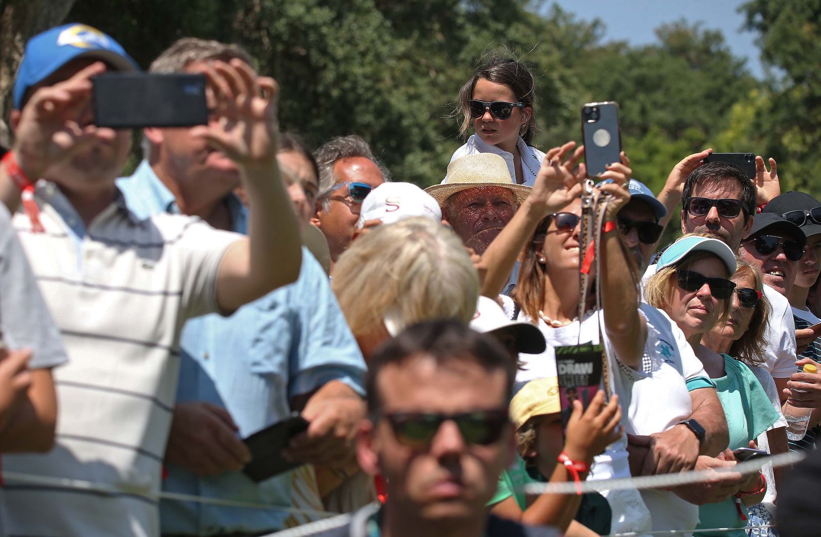 Ambiente durante la primera jornada del LIV Golf Andalucía 2023 en Valderrama