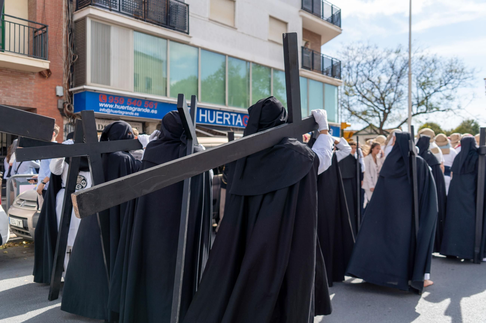 Domingo de Ramos: Imágenes de la procesión de La Sagrada Cena y Maria Santísima del Rosario