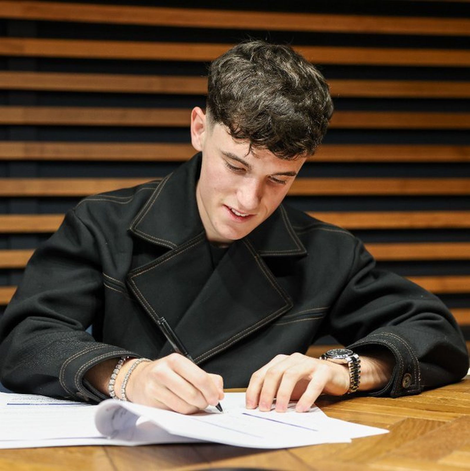 La renovación de Aaron Ochoa, en fotos