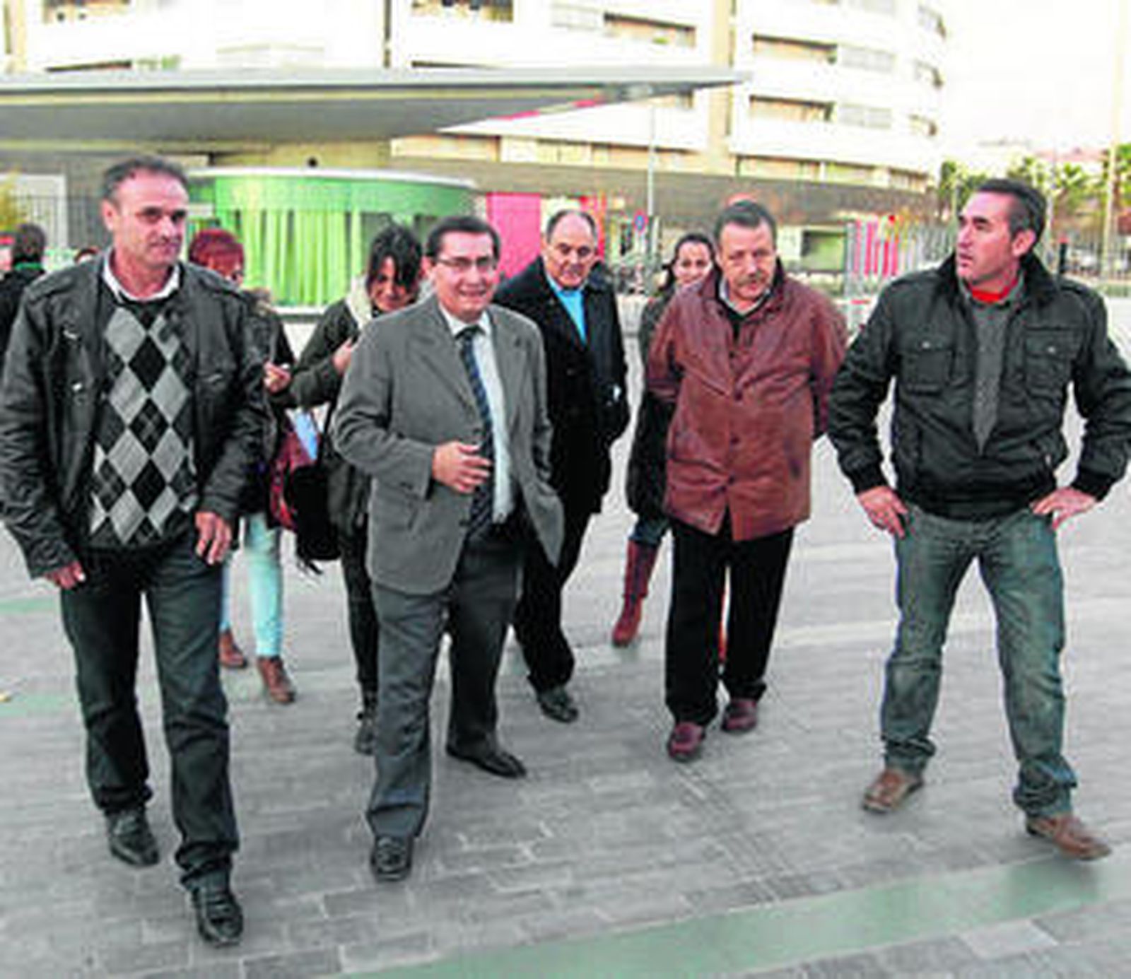 Los socialistas piden "diálogo y consenso" a la Diputación.