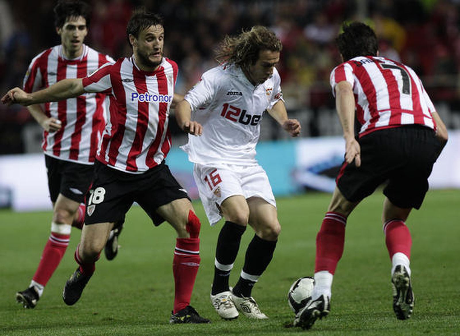 El Sevilla no pasa del empate en casa ante el Athletic de Bilbao. / Antonio Pizarro