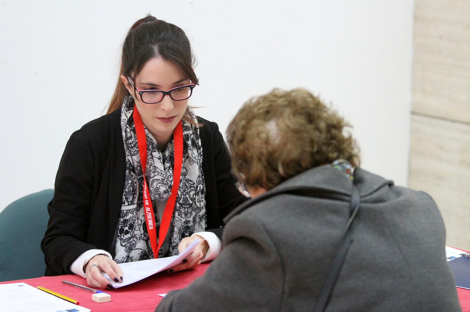 La Asociación de Familiares de personas con Alzheimer (AFA) realiza actividades en la Casa Colón, en imágenes