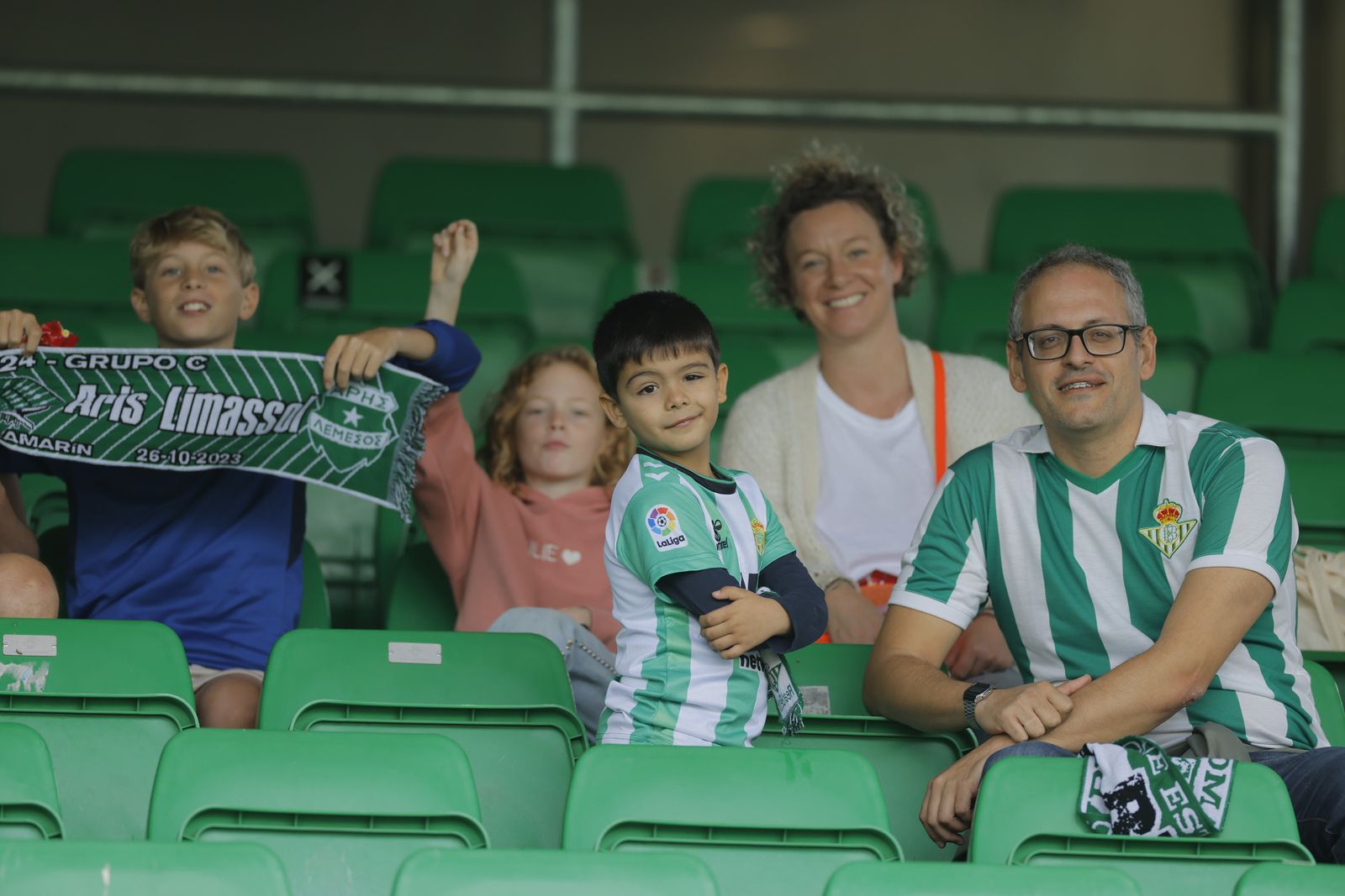 Búscate en las fotos del Betis-Osasuna