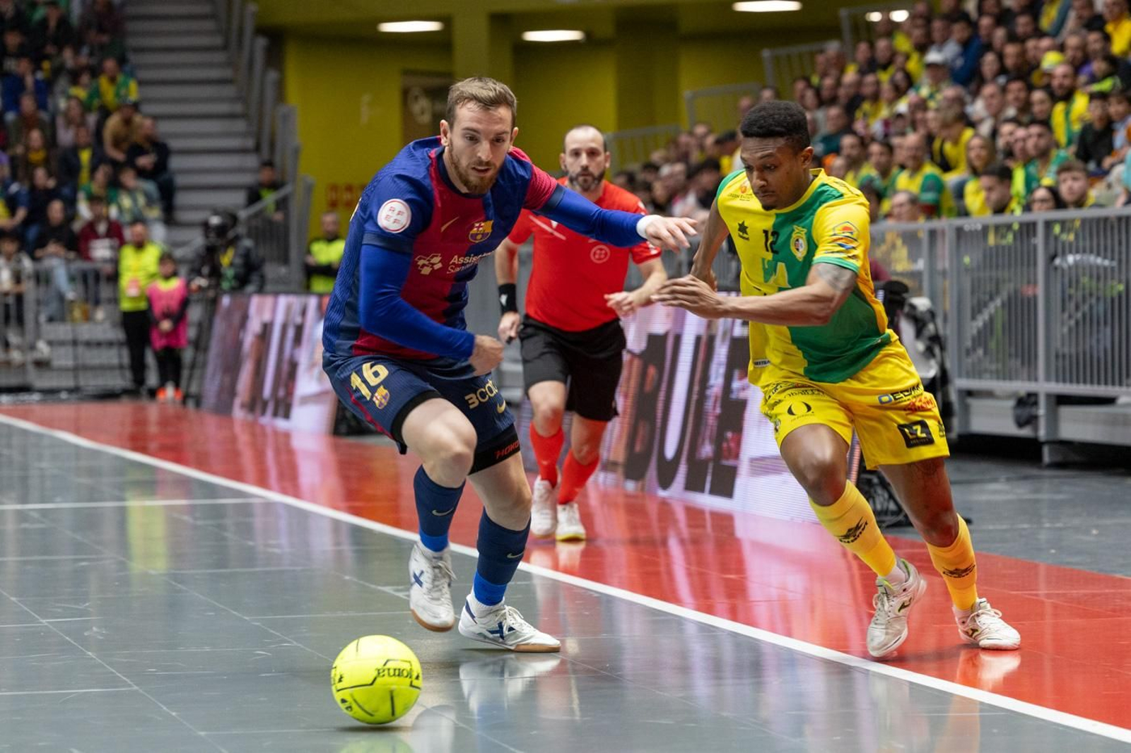 El éxtasis de la victoria copera del Jaén Paraíso Interior FS sobre el Barça, en imágenes