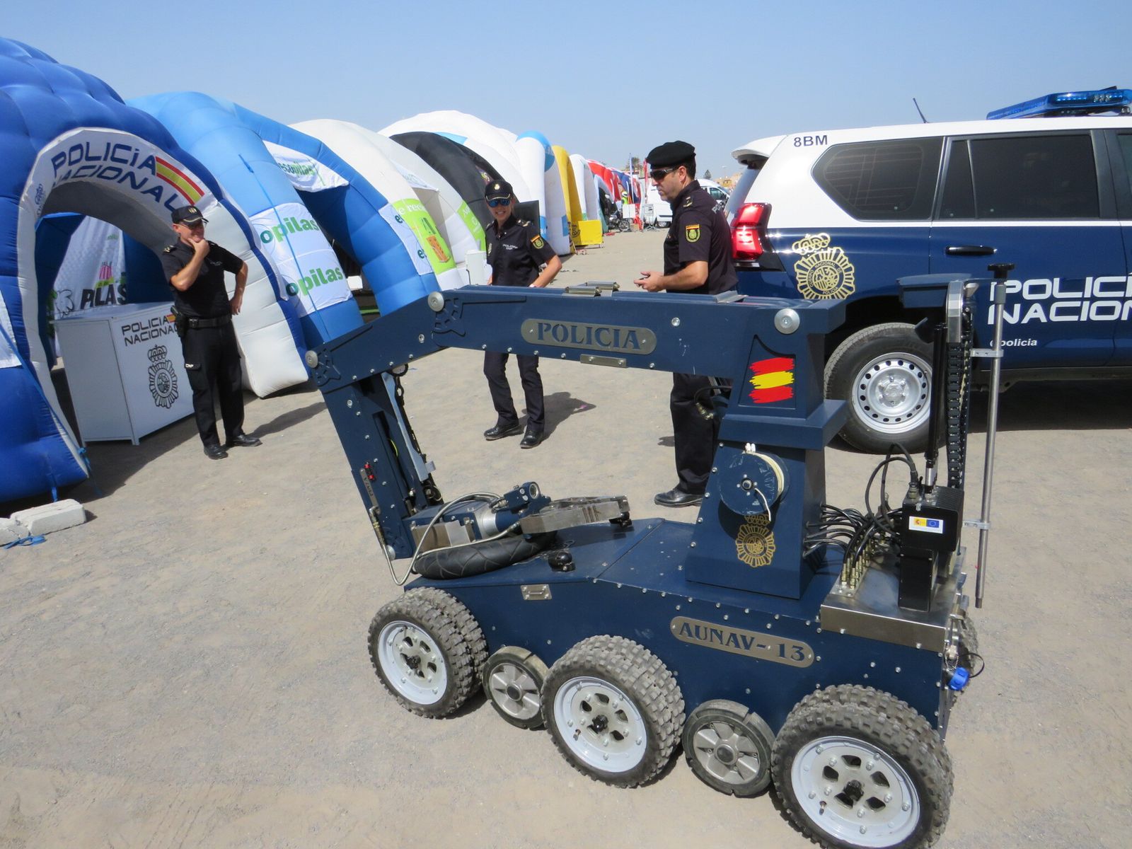 Garantes de la seguridad de los ciclistas de la Vuelta a España