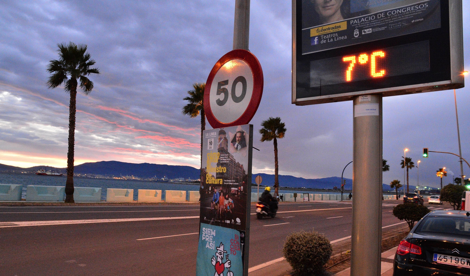 Termómetro en el paseo de La Línea. Imagen de archivo.