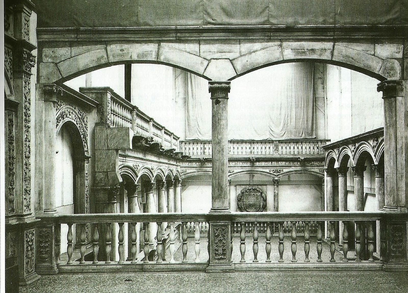 Panorámica del Patio del Castillo de Vélez Blanco.