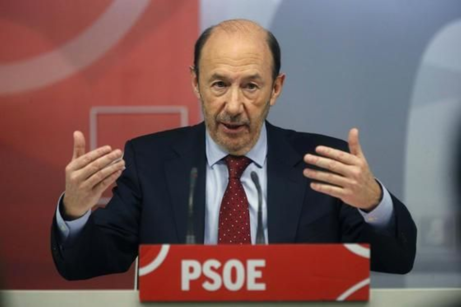 Rubalcaba a Rajoy: "No es la herencia, es la derecha"