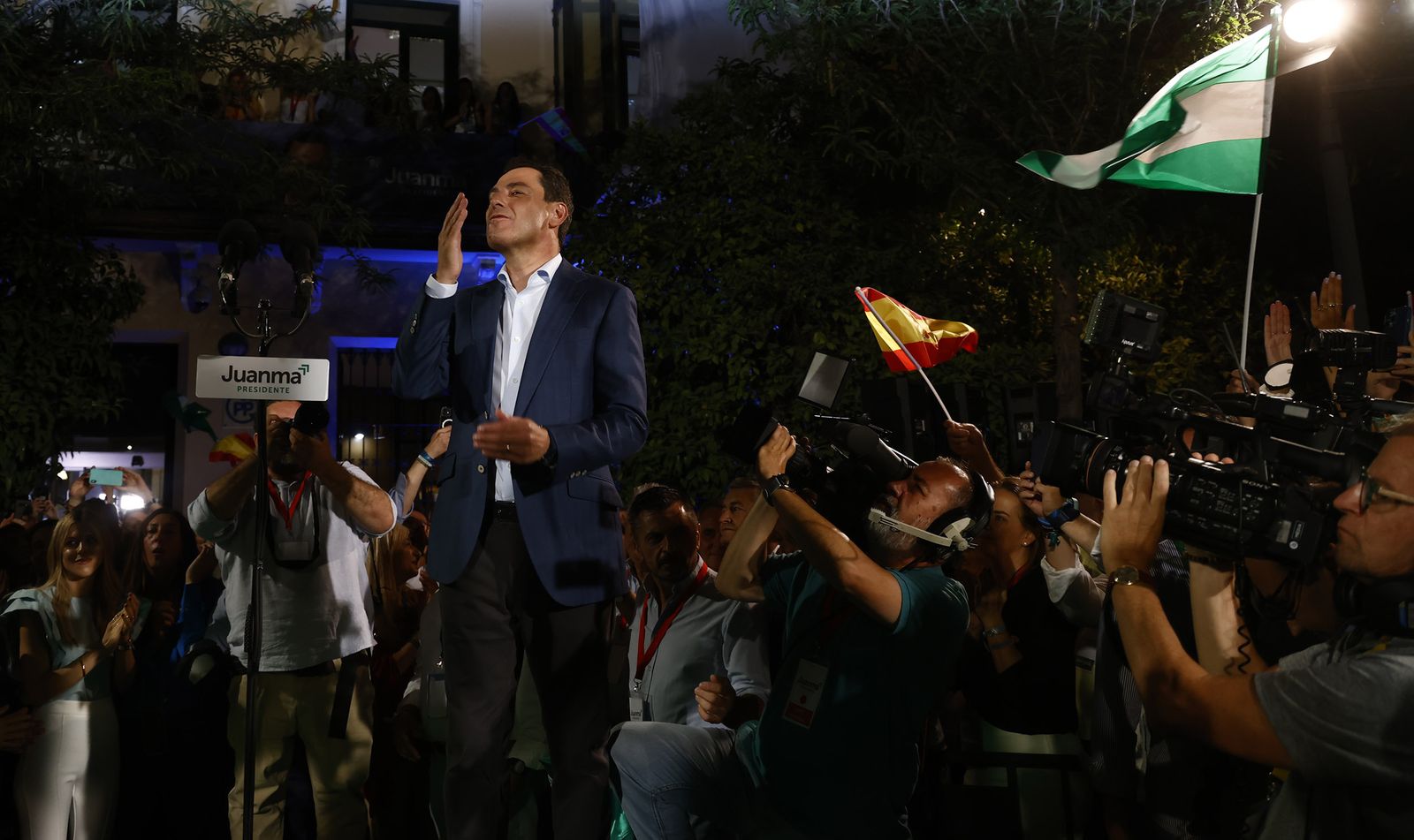 El triunfo de Juanma Moreno, en imágenes