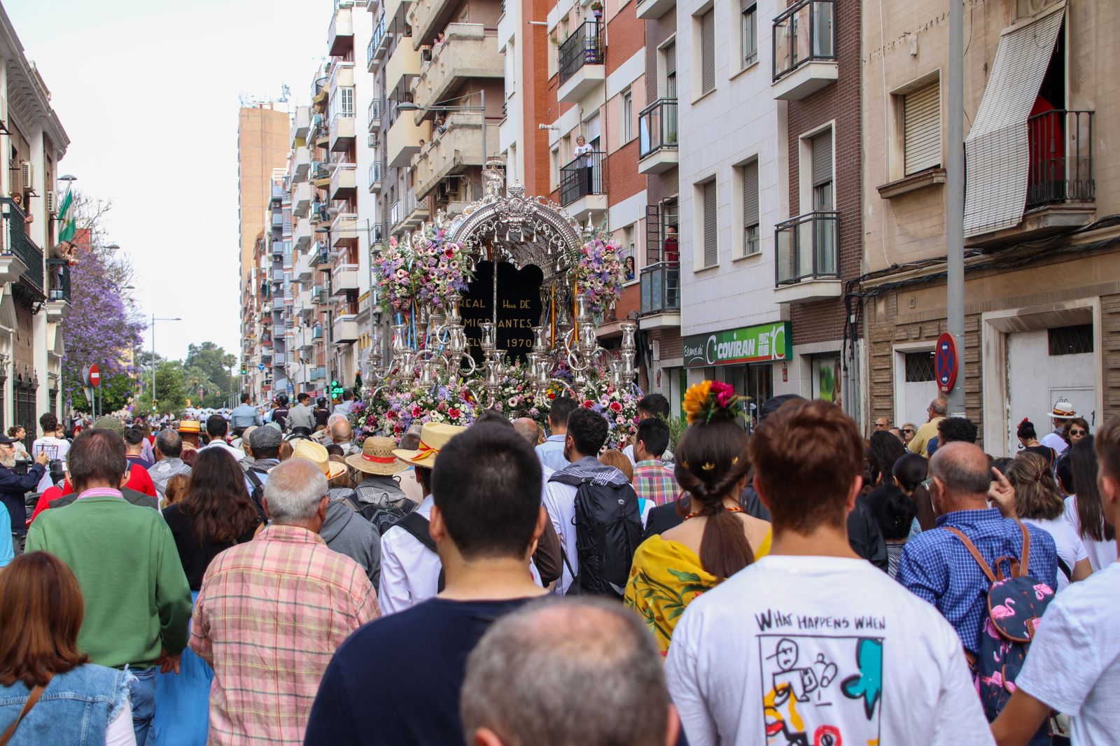 El Rocío 2023: Imágenes de los peregrinos de la Hermandad de Emigrantes