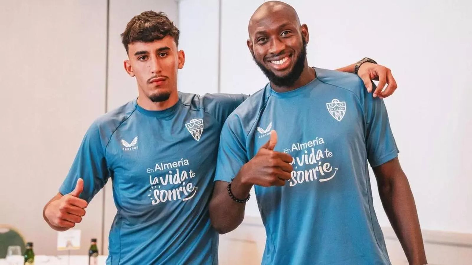 Rachad Fettal junto con Ibrahima Koné tras unirse a los entrenamientos de la UD Almería