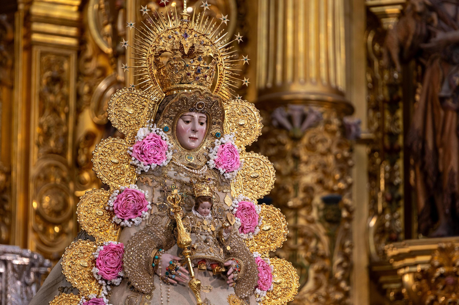 La Virgen del Rocío vuelve al culto tras su restauración