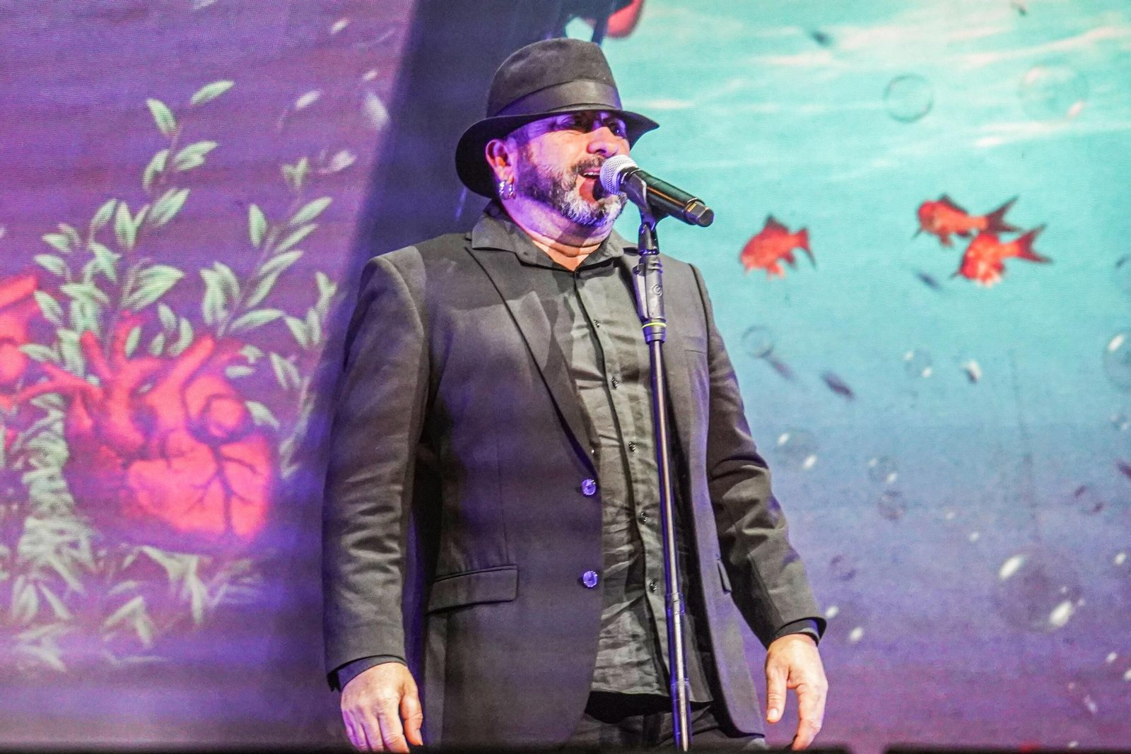 Las mejores imágenes del concierto de El Barrio en Granada