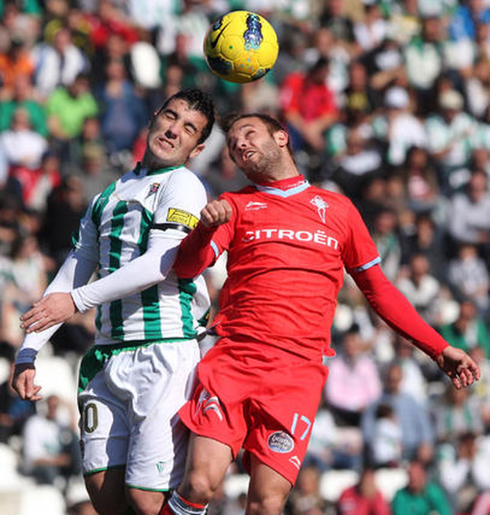El Córdoba no puede coronar con una victoria su dominio ante el Celta de Vigo en el Arcángel (0-0). / José Martínez