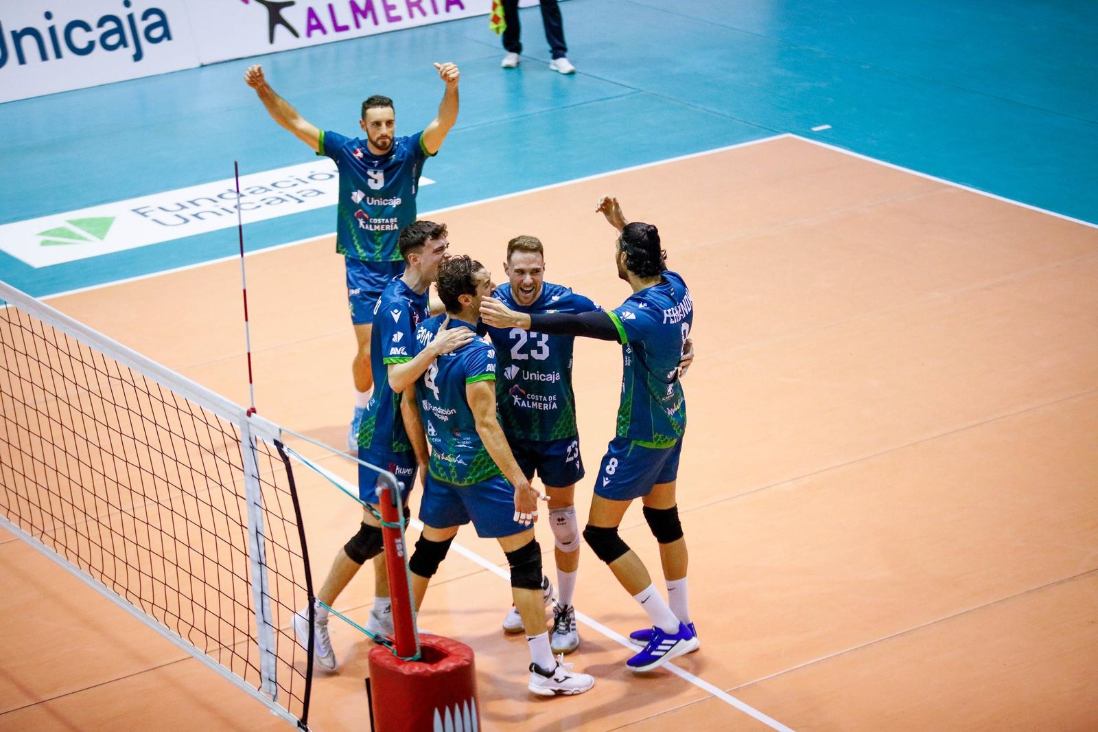 Las imágenes del Unicaja Costa de Almería-Leleman Conqueridor, primer partido del play off por el título de Superliga en Almería