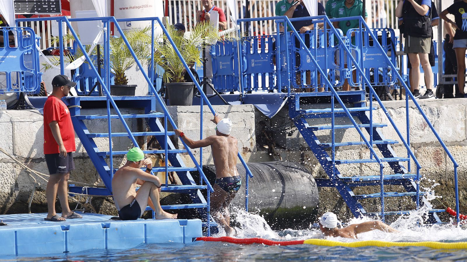 Fotos de la 60ª Travesía a Nado del Puerto de Málaga