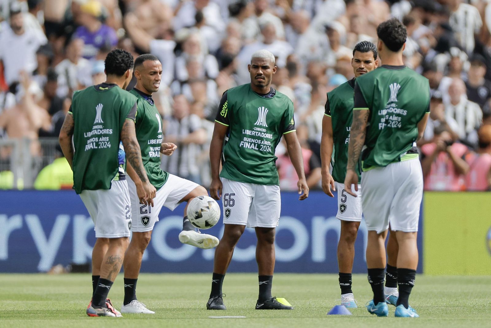 Las fotos de una final de la Libertadores histórica; Botafogo, campeón con 10, ante Atlético Mineiro