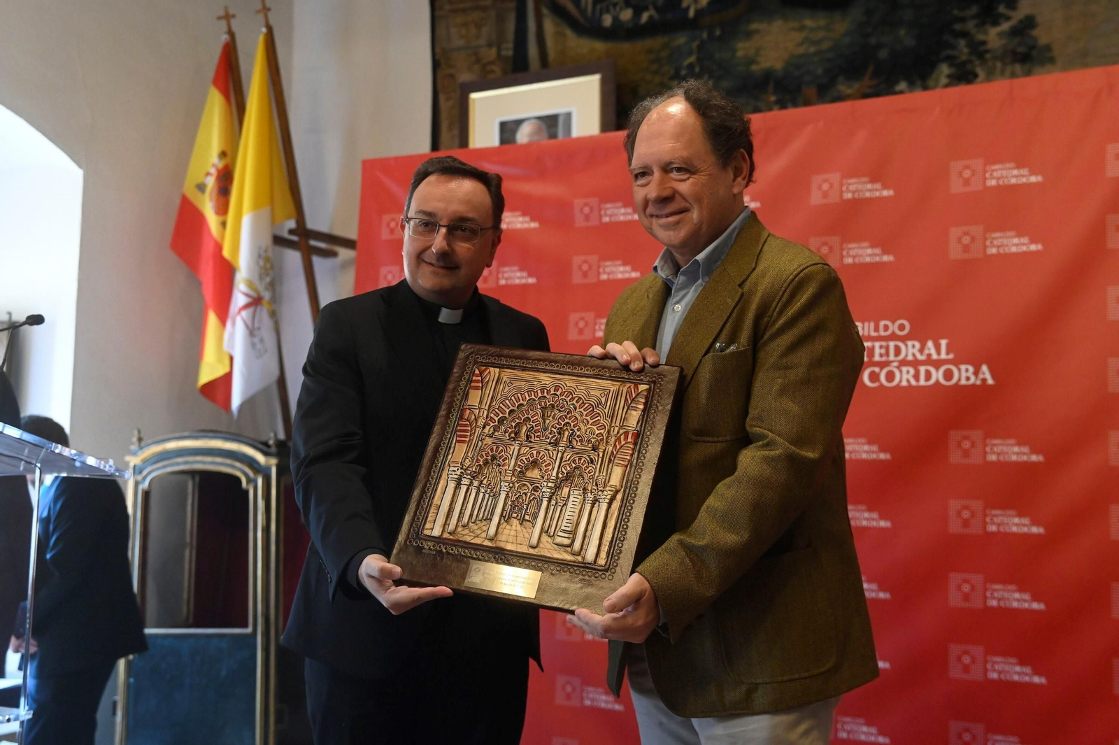 El reconocimiento a quienes lucharon contra el incendio de la Mezquita de Córdoba, en imágenes