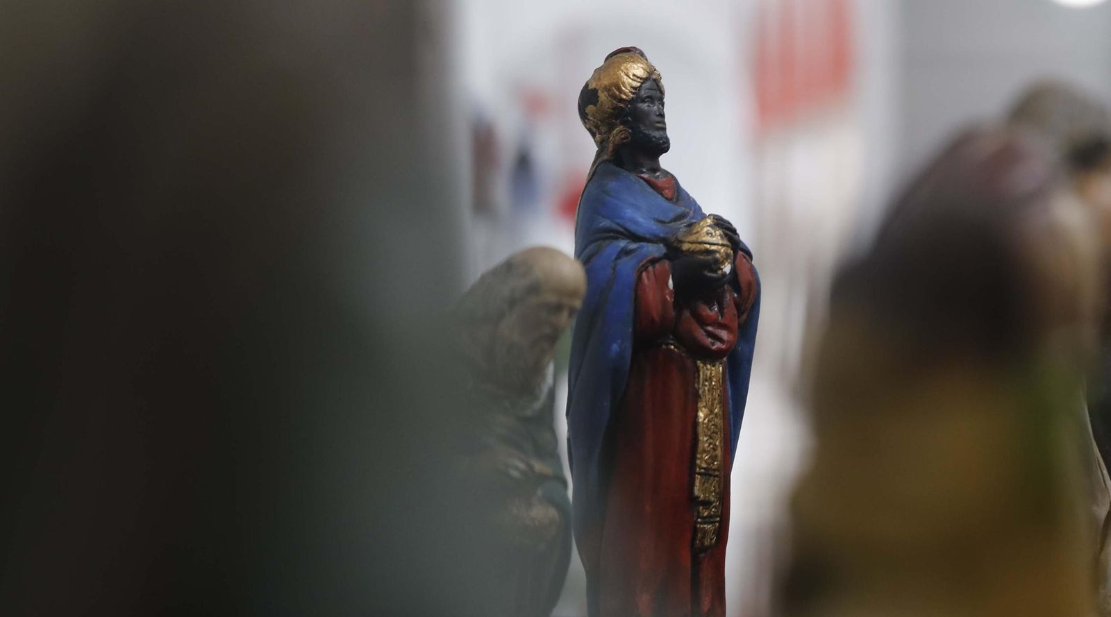 Hilos de Navidad: Las tejedoras de Recrearte llenan el Museo Municipal de Algeciras con las decoraciones en coché