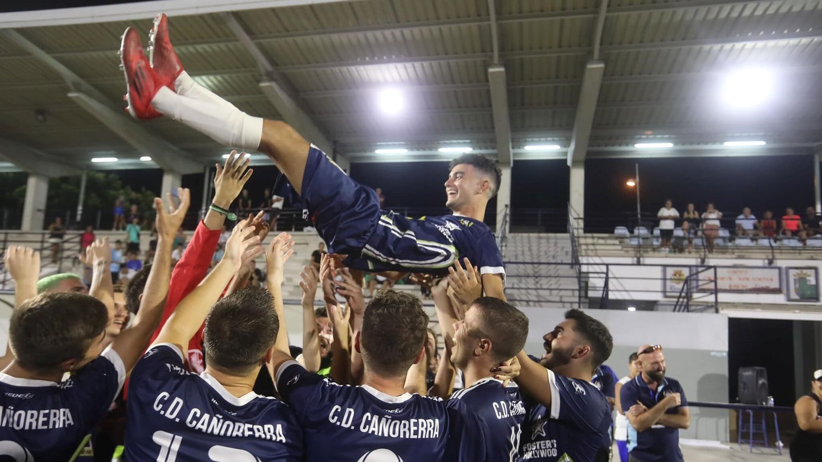 El CD Cañorrera celebra un torneo solidario a favor de Apoleu en San Fernando.