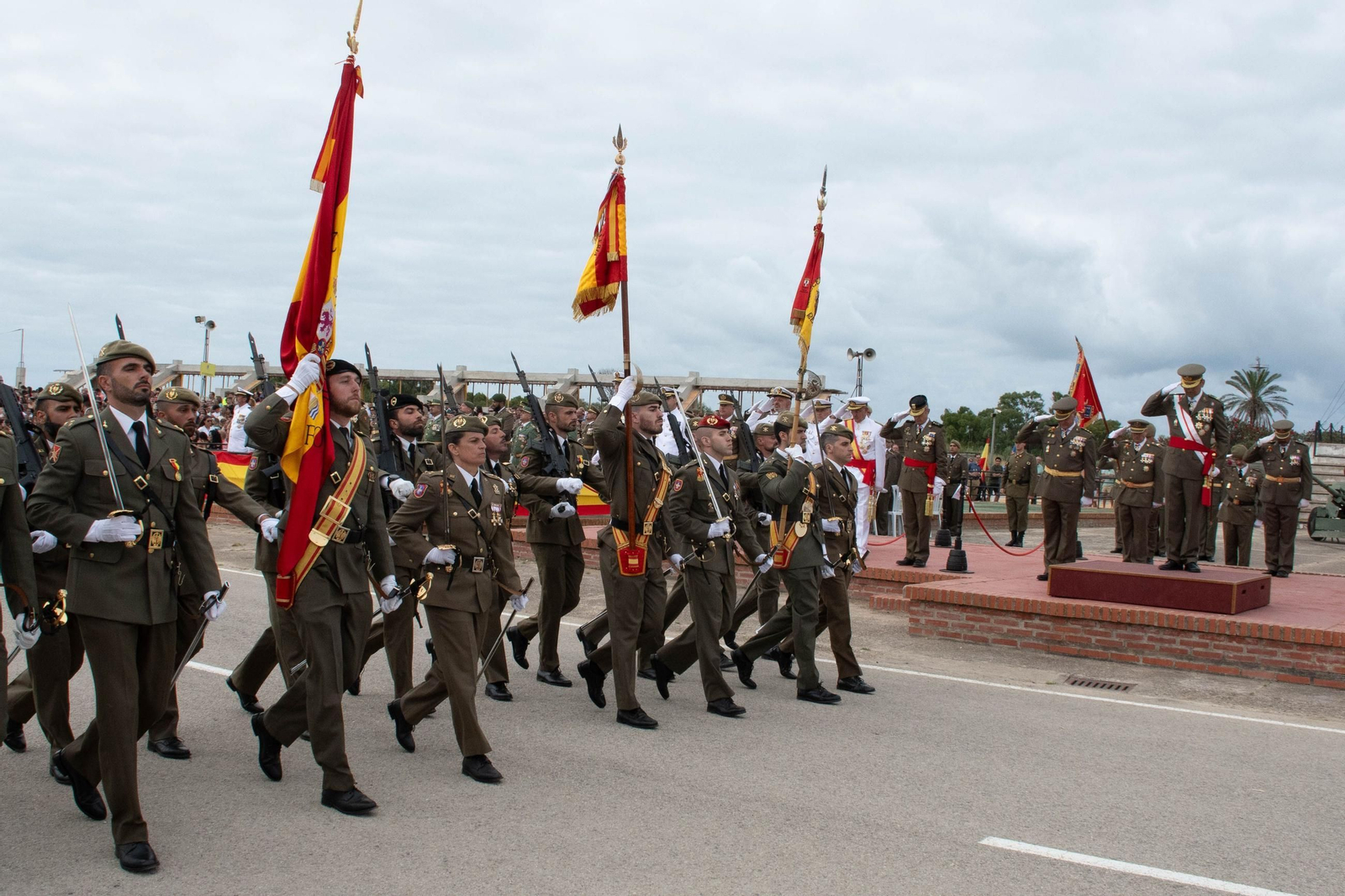 Imágenes de la jura de bandera del primer ciclo de 2025 en el Centro de Formación de Tropa 2 de San Fernando
