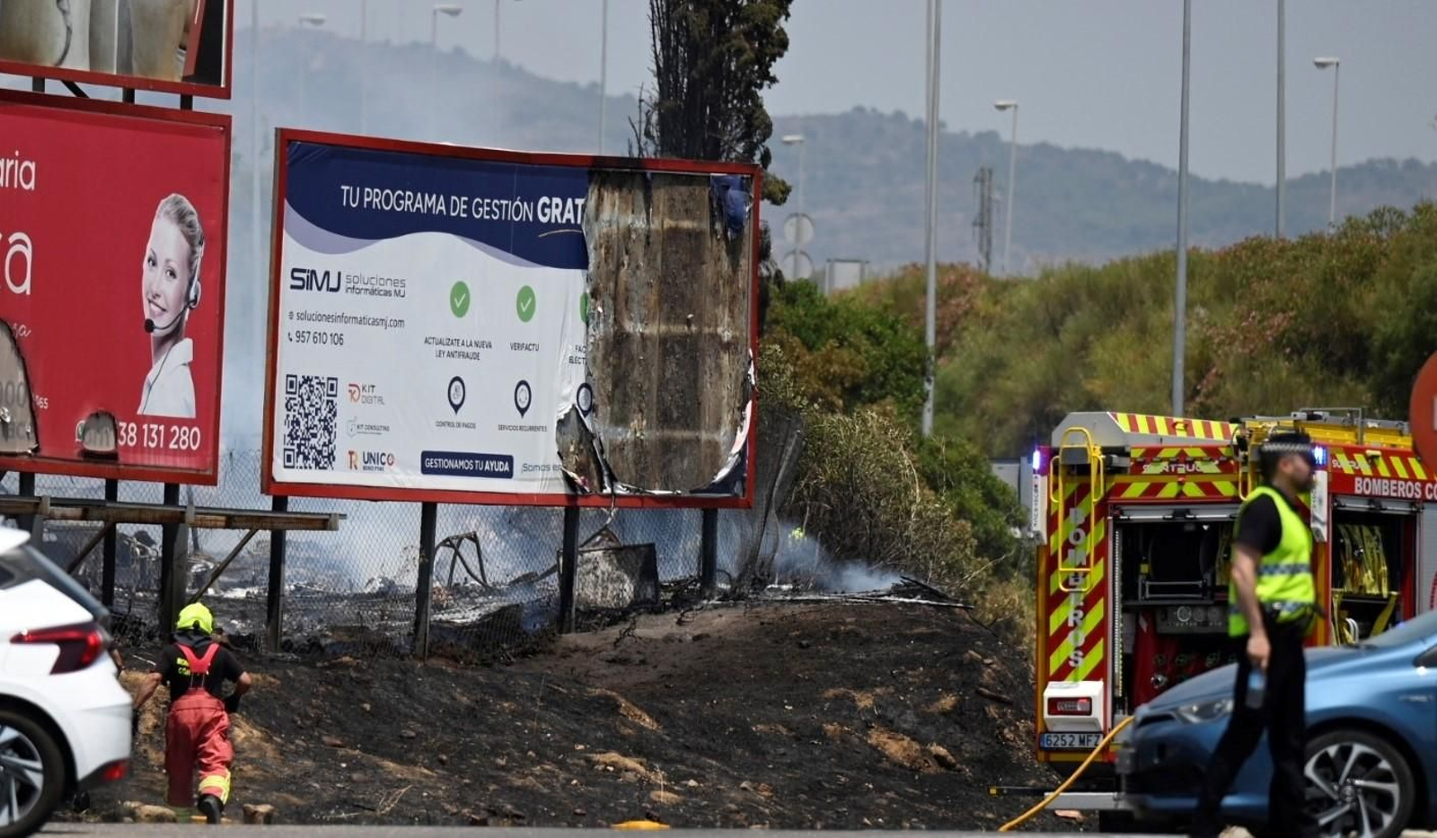 Las imágenes del incendio junto al Carrefour Zahira