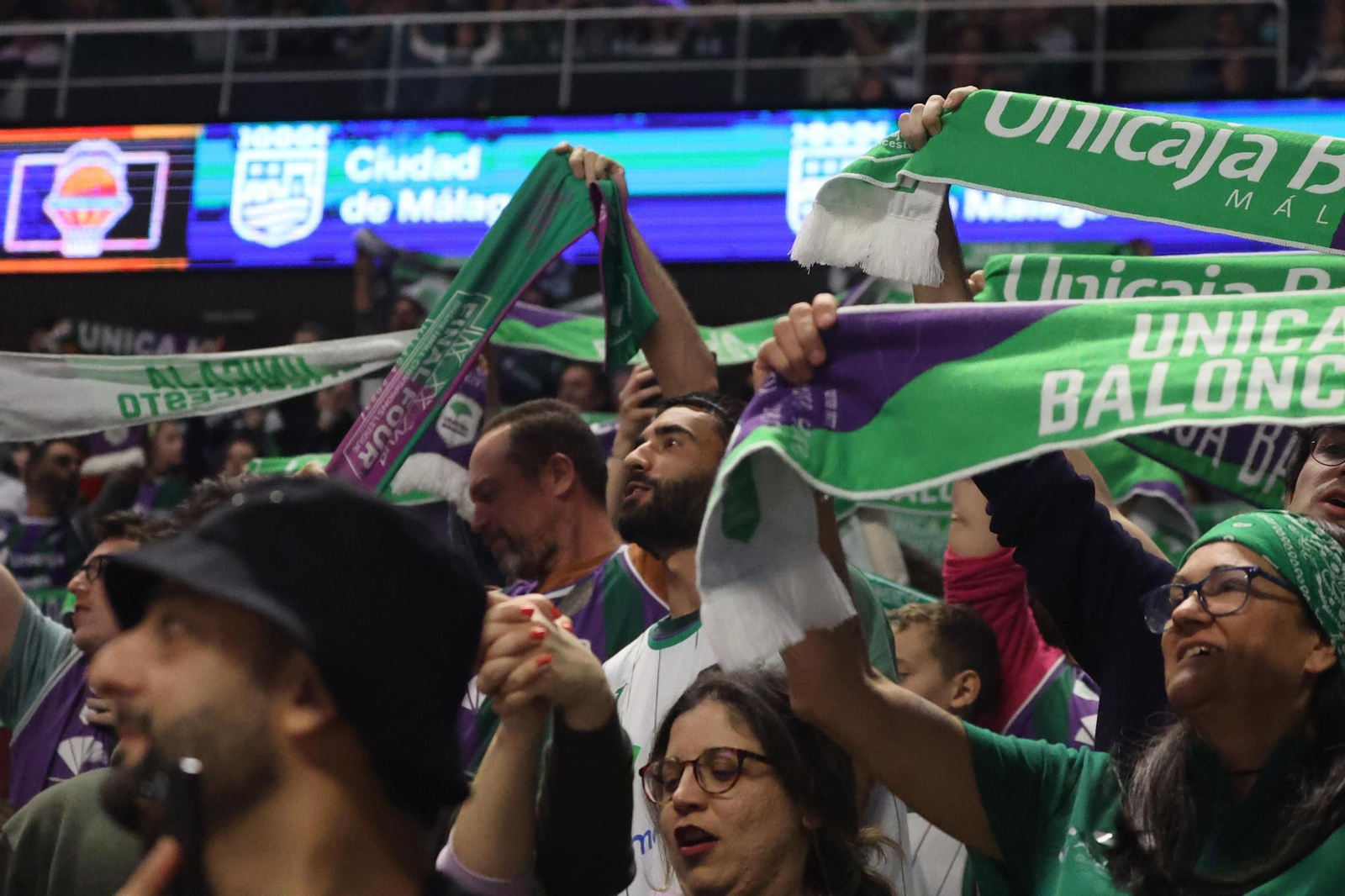 Búscate en las gradas del Carpena durante el Unicaja-Valencia Basket