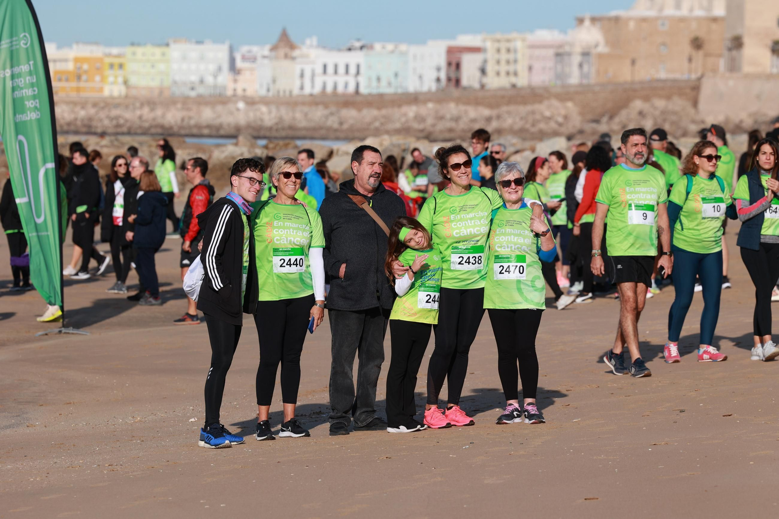 Búscate en las fotos de la XI Carrera en Marcha Contra el Cáncer de Cádiz