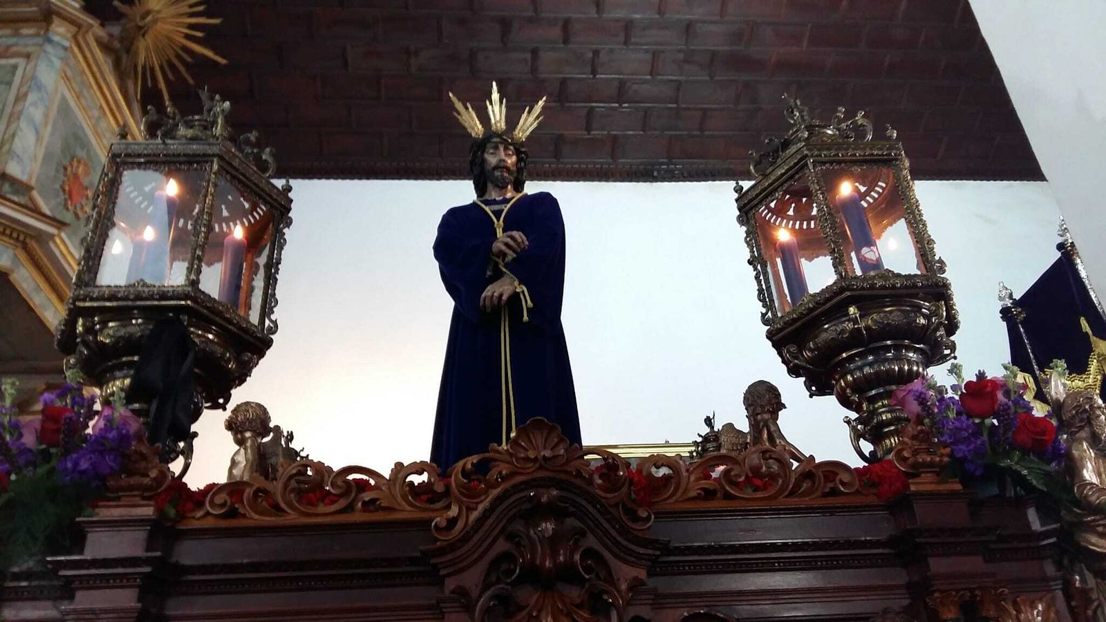 Miércoles Santo en el templo en Aracena con la imagen del Redentor Cautivo.