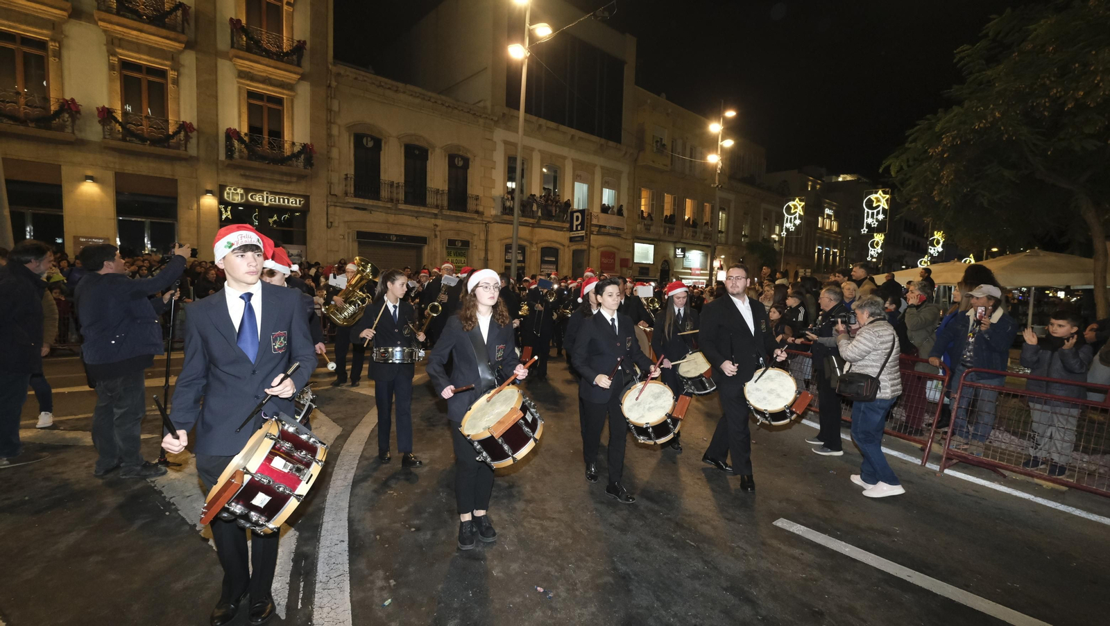 Imágenes de la Cabalgata de los Reyes Magos en Almería