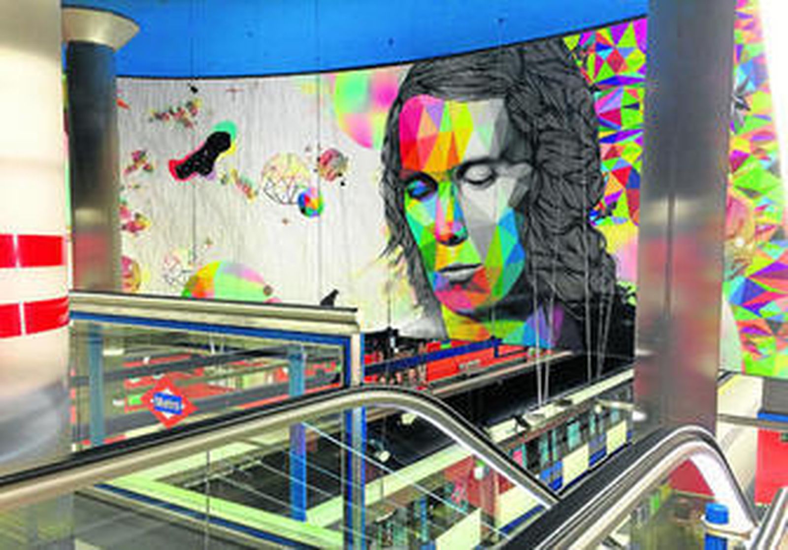 Imagen del impresionante mural que decora los andenes de la estación situada en el barrio de Mirasierra de Madrid.