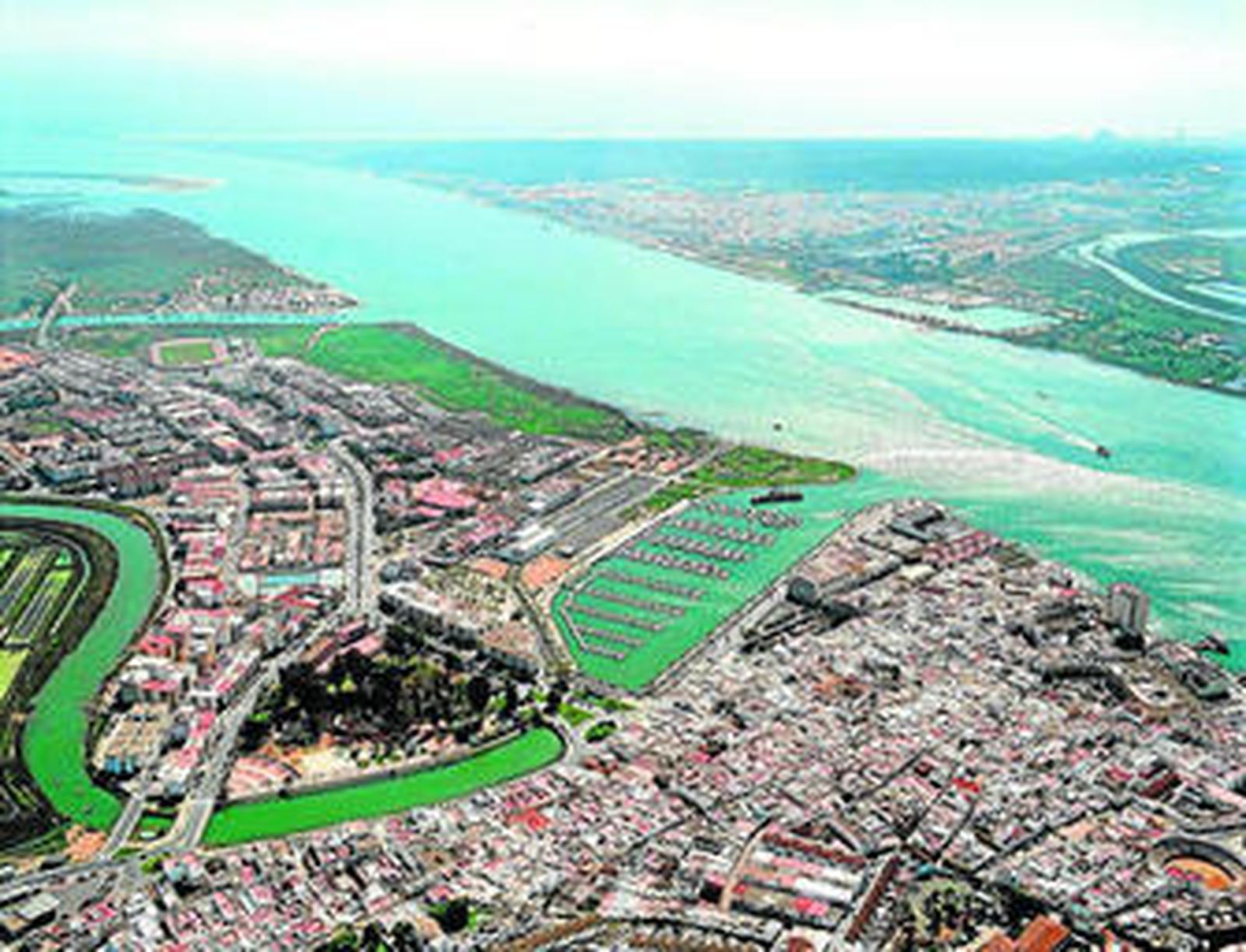 Vista aérea de la desembocadura del Guadiana.
