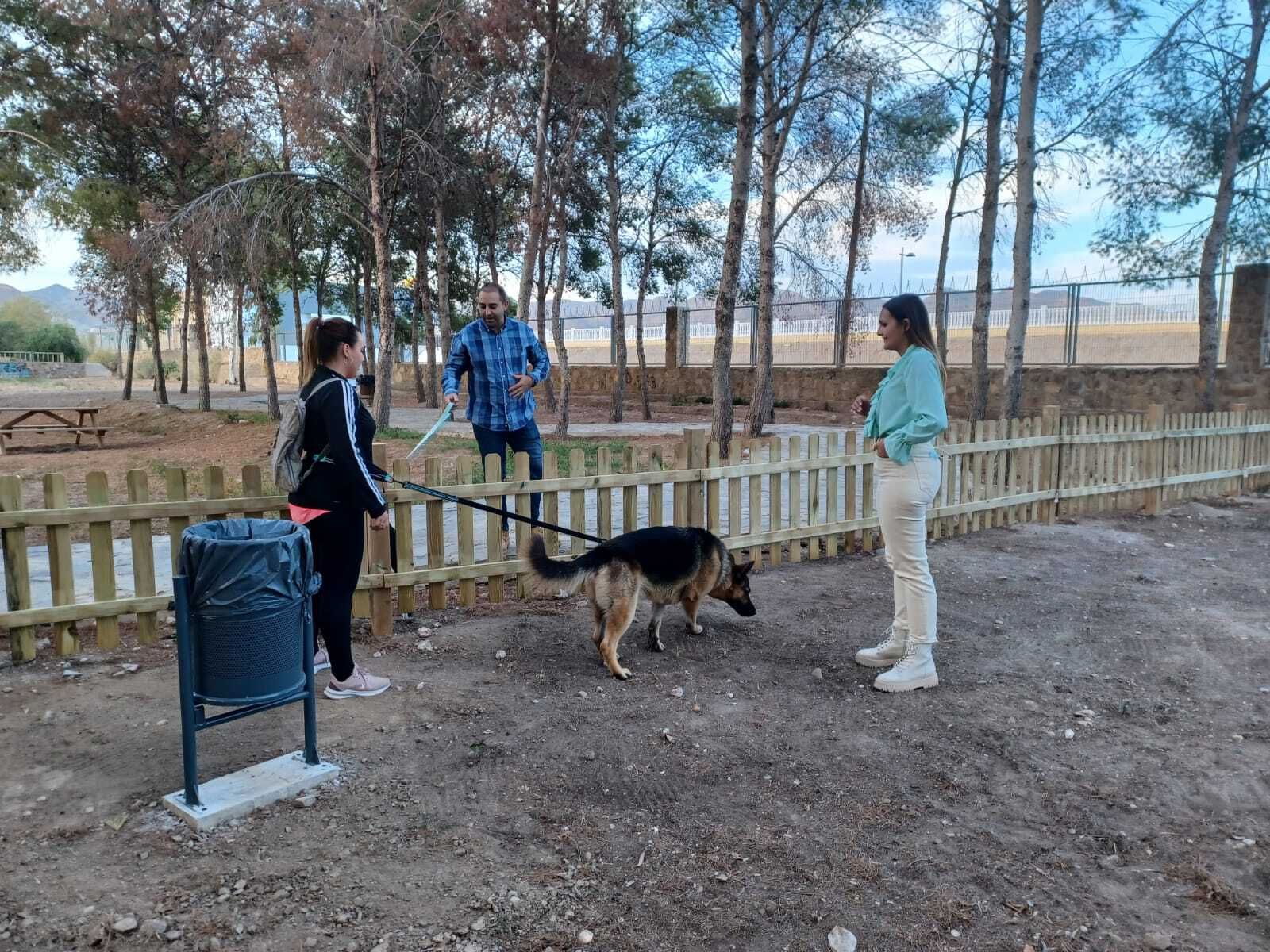 Cuevas tiene el Edén de los perros: estrena un parque canino