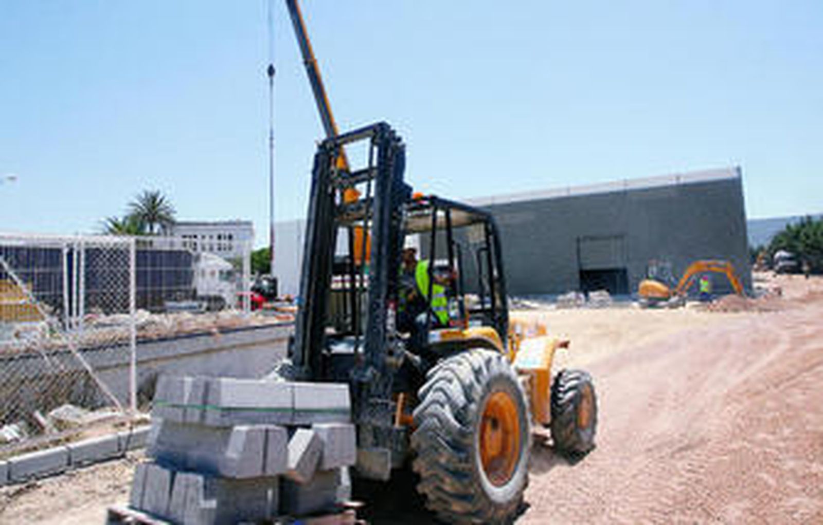 La factoría de Gadir Solar, en Puerto Real, se encuentra en la última fase de construcción.
