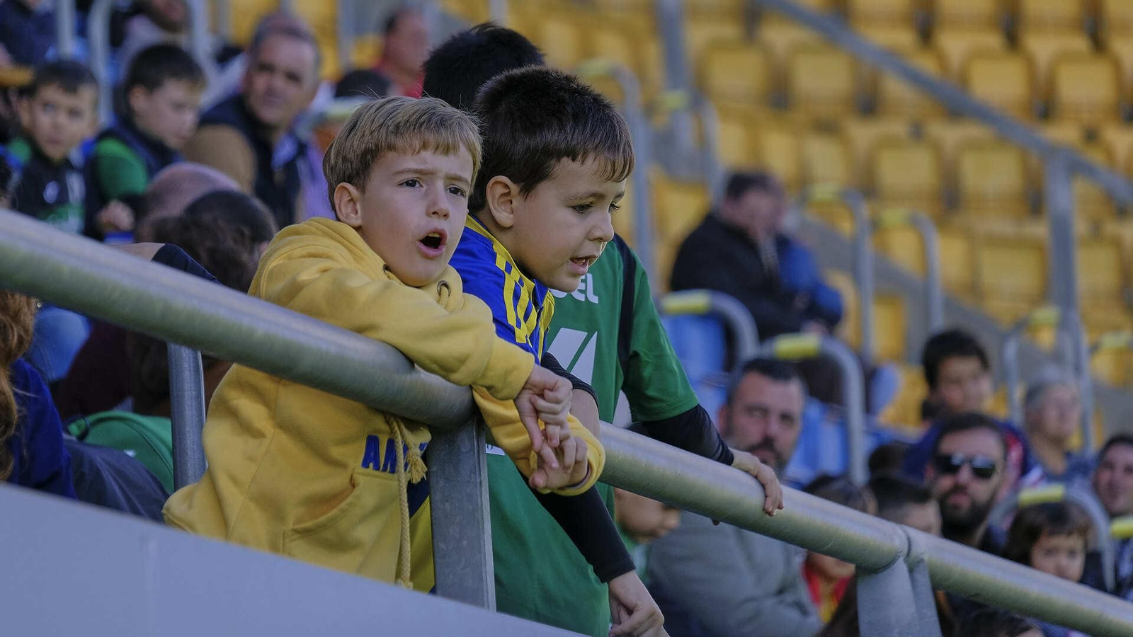 Partido de fútbol a beneficio de la Asociación de Reyes Magos en Carranza