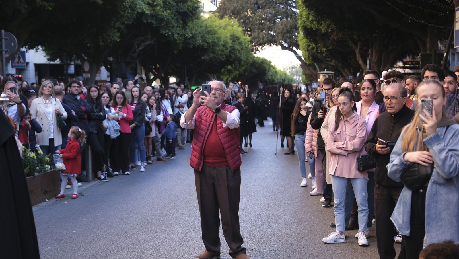 Procesión del Santo Entierro en Almería, en imágenes