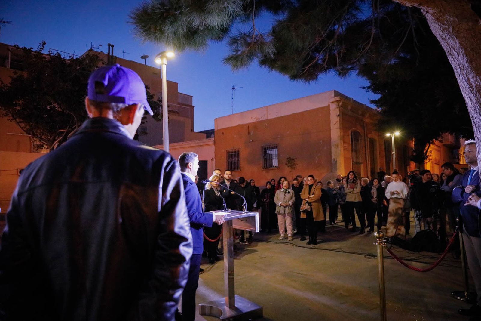 Imágenes del monolito en homenaje a las víctimas de violencia de género