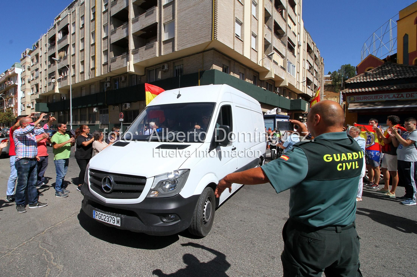 Imágenes de la expedición de Guardias Civiles de Huelva rumbo a Cataluña.