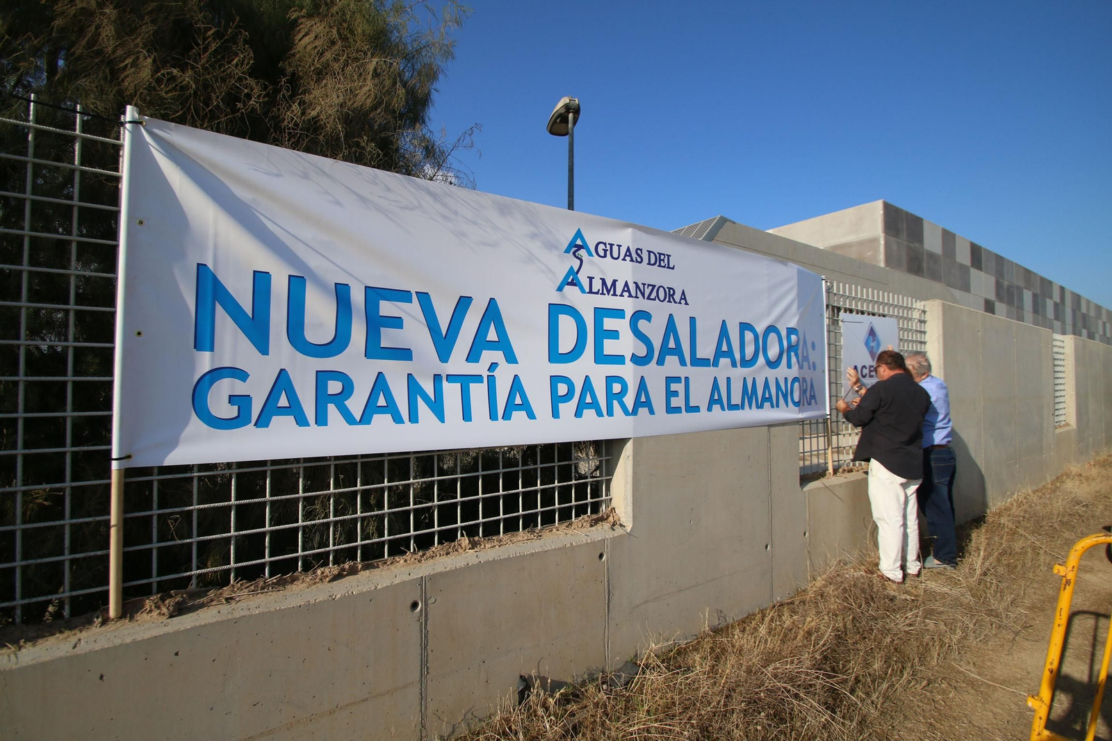 La desaladora del Bajo Almanzora, o "de la vergüenza", como la denominan los regantes, lleva nueve años paralizada.
