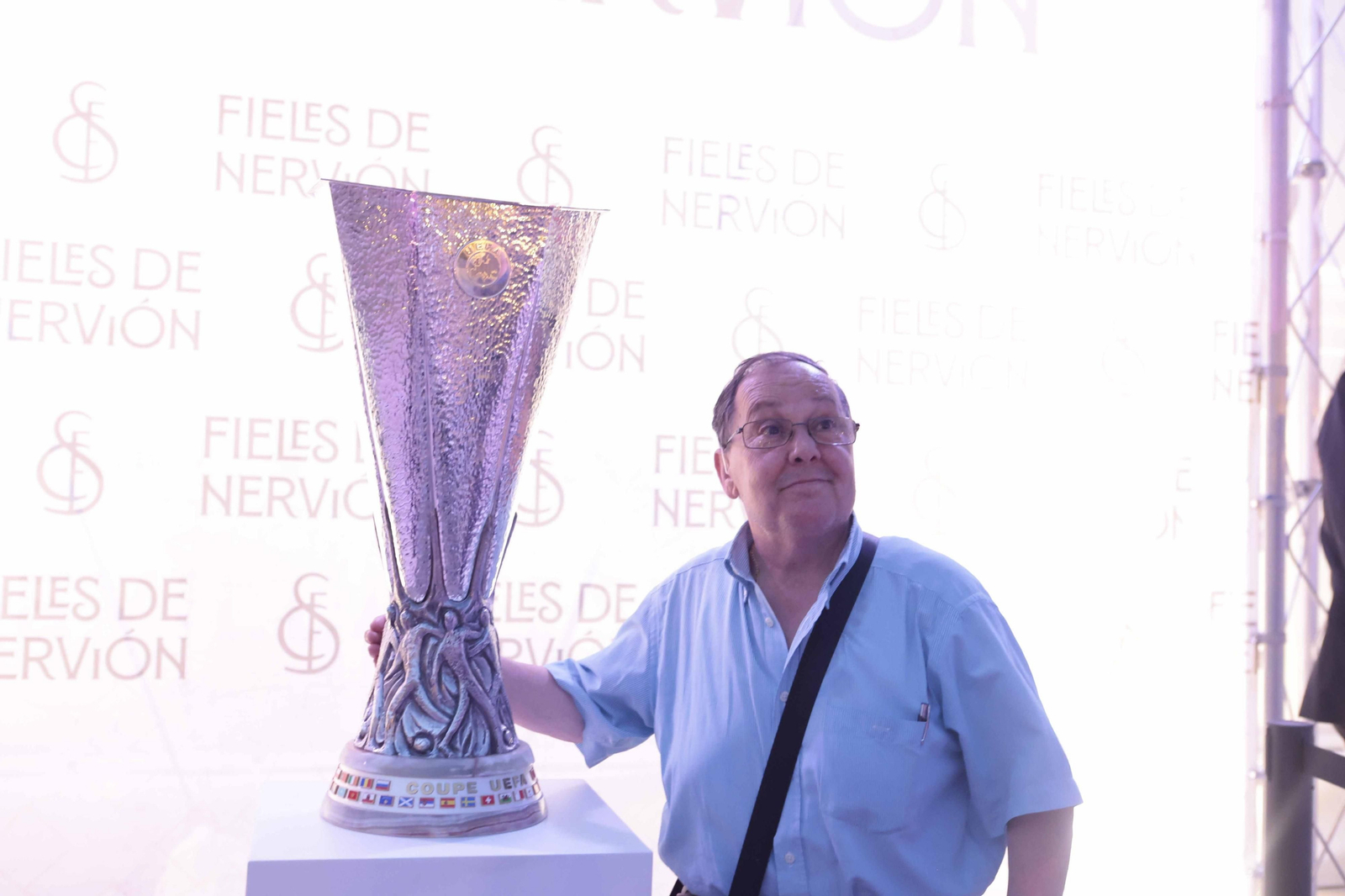 Búscate en las fotos del acto Fieles de Nervión