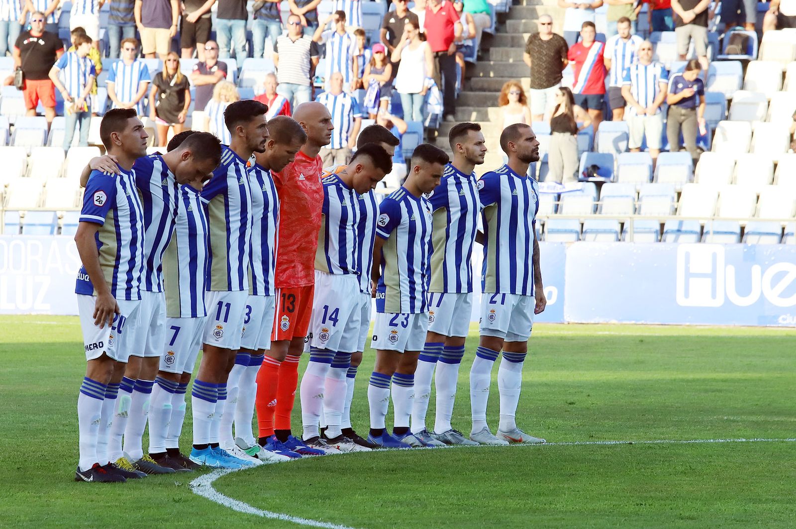 Jugadores y técnicos del conjunto albiazul han mostrado solidaridad con el club.